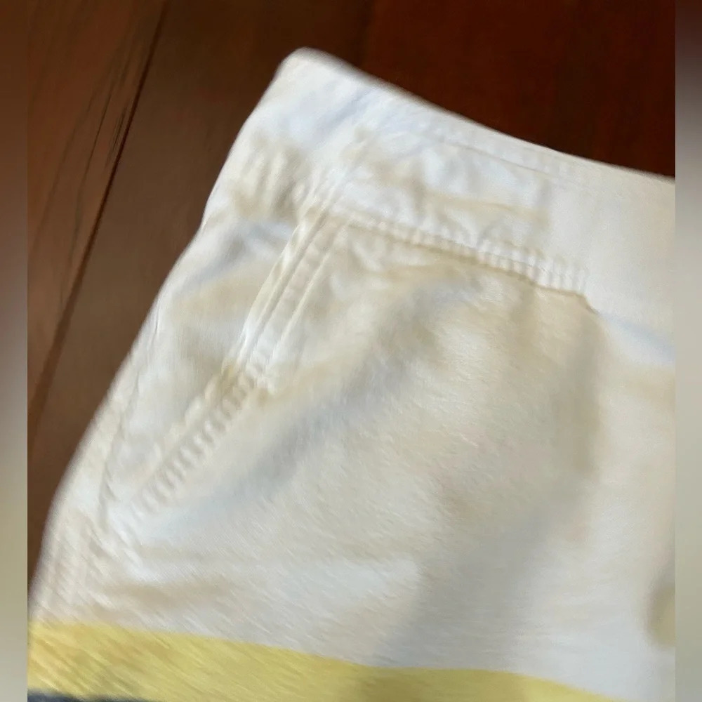 Columbia Women's Sun Protection Shorts Size 10 White with Gray & Yellow … - Picture 8 of 13
